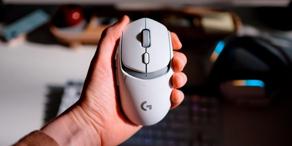 Logitech представила мишку G309 із зарядним килимком - Лайфхакер