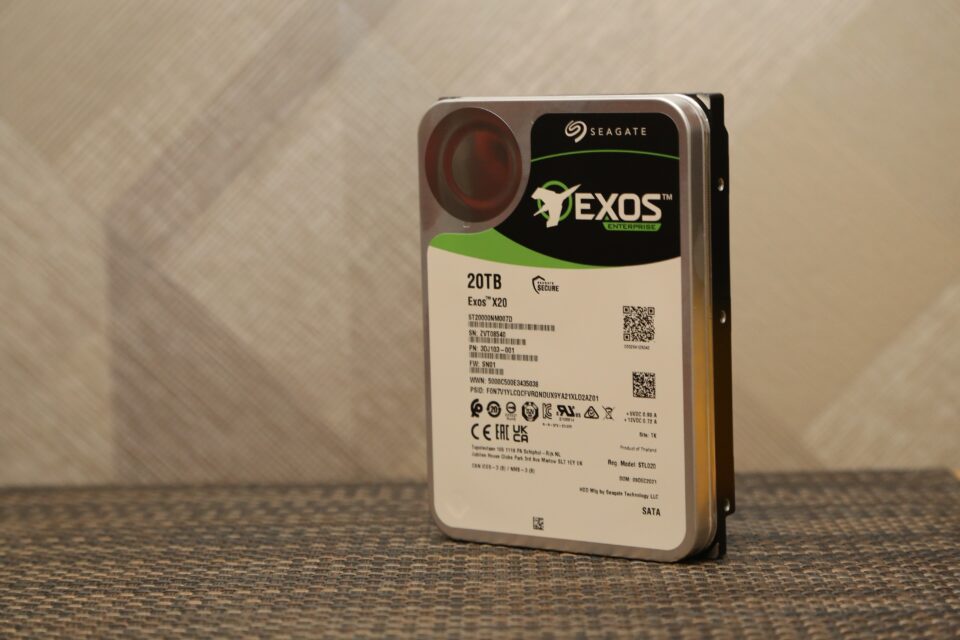 Огляд жорсткого диска Seagate Exos X20: 10 пластин, 20 Тбайт