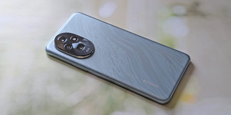 Огляд Honor 200