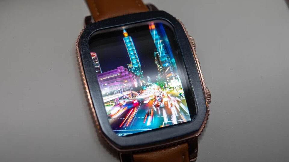 Samsung показала перший у світі смарт-годинник з дисплеєм MicroLED