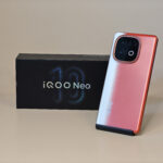 Огляд смартфона IQOO Neo 10: Топ -продуктивність для адекватних грошей