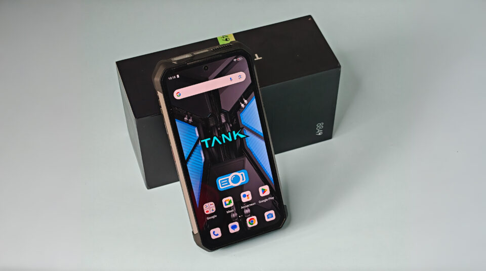 Огляд безпечного смартфона 8849 Tank 4 Pro: Великий акумулятор та проектор з автофокусуванням