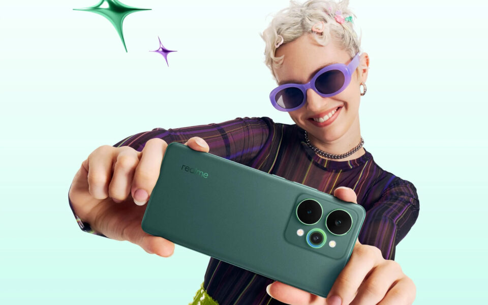 Realme 15 засвітився на консолі Google Play. Тепер ми знаємо всі його характеристики